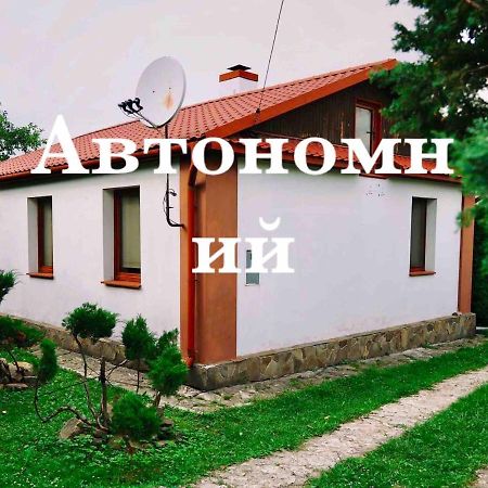 Willa Sadyba Pochayiv Poczajów Zewnętrze zdjęcie