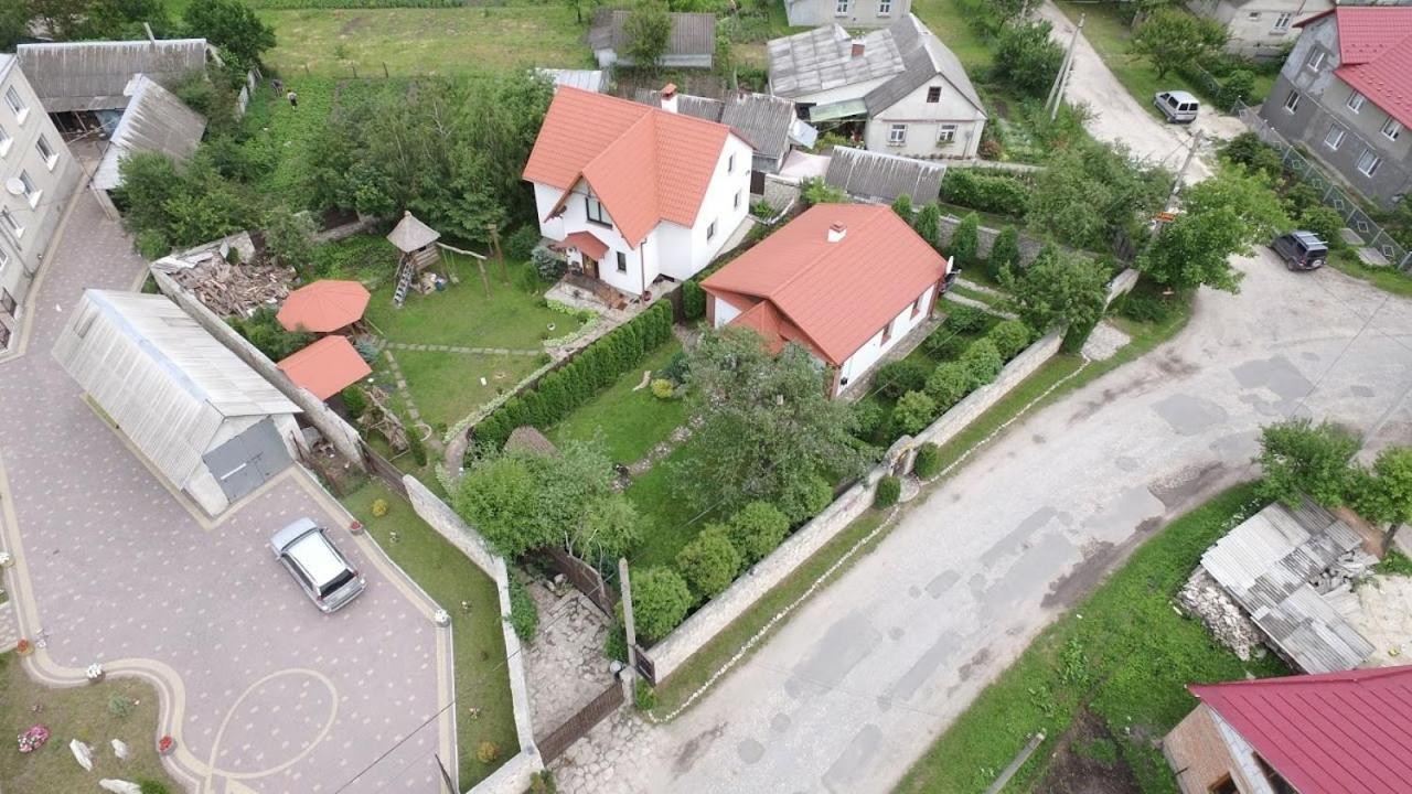 Willa Sadyba Pochayiv Poczajów Zewnętrze zdjęcie